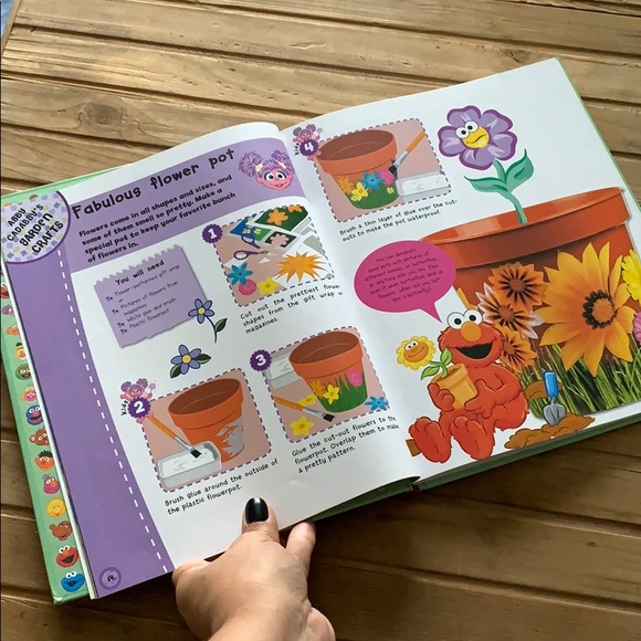 2 Sesame Street Craft Books - Picture 5 of 9